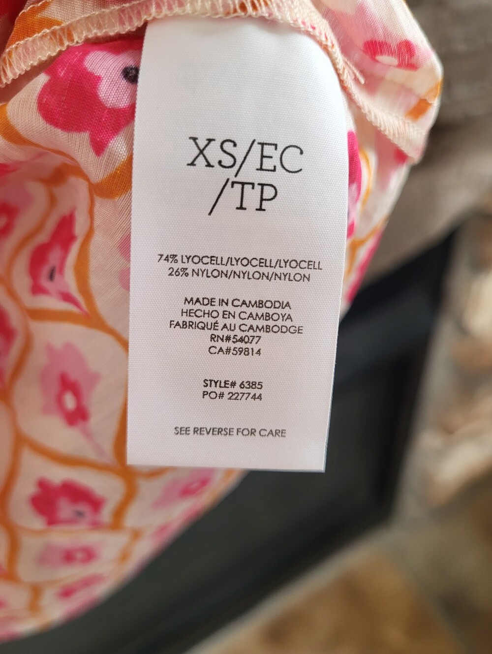 CAbi XS Sleeveless Collared ButtonFront Floral Blouse Pink Orange Medallion NWOT - Picture 5 of 6